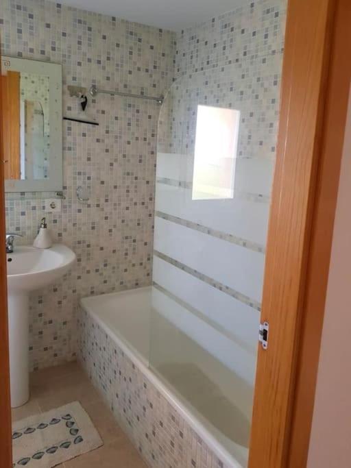 Penthouse Paradiso: 2Br Oasis In Casares Del Sol Ngoại thất bức ảnh