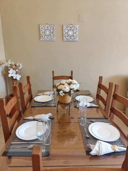 Penthouse Paradiso: 2Br Oasis In Casares Del Sol Ngoại thất bức ảnh