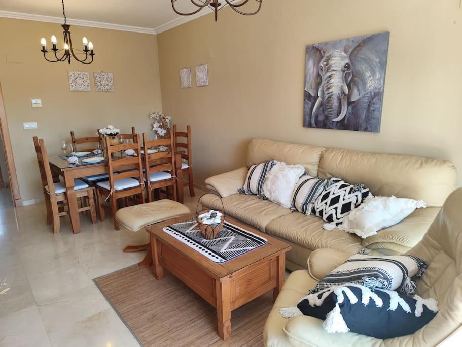 Penthouse Paradiso: 2Br Oasis In Casares Del Sol Ngoại thất bức ảnh