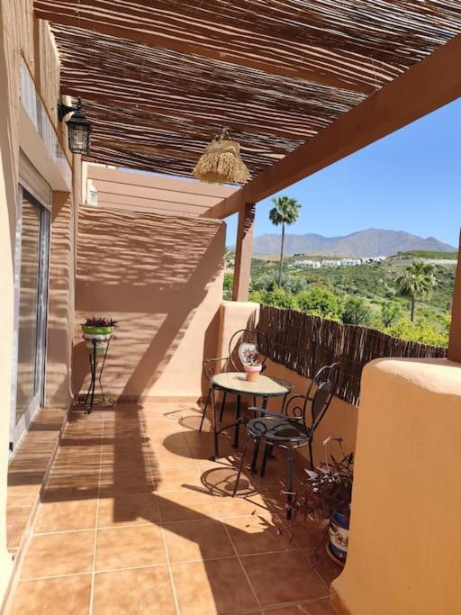 Penthouse Paradiso: 2Br Oasis In Casares Del Sol Ngoại thất bức ảnh